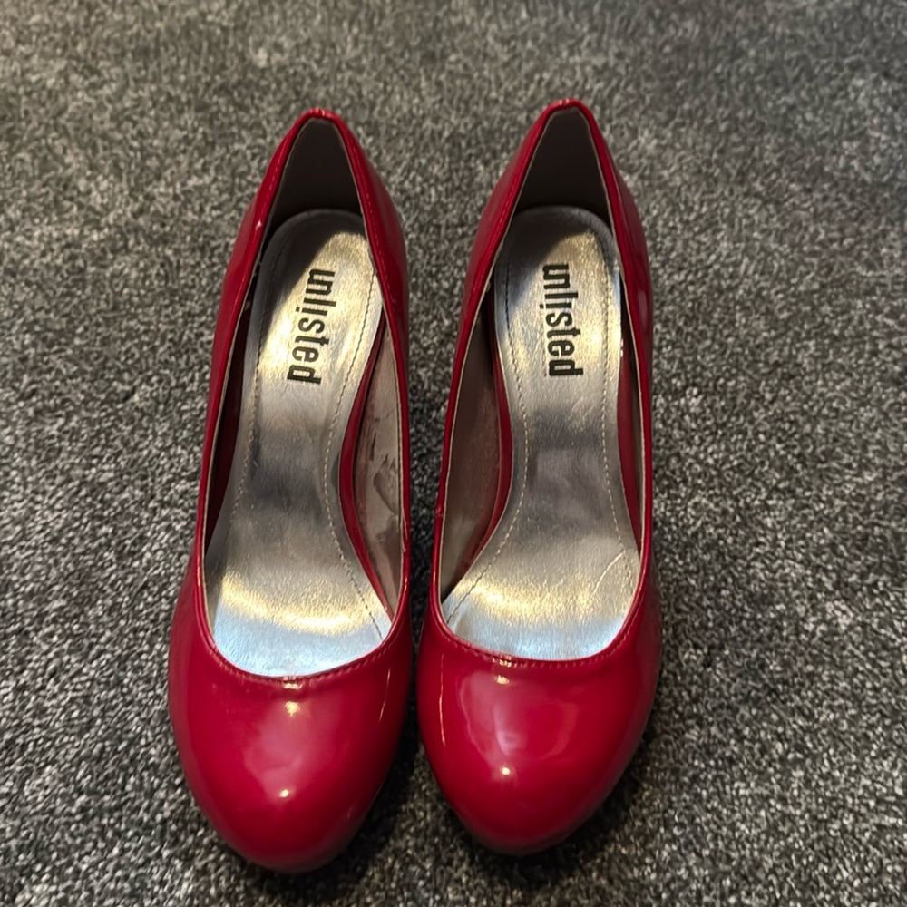 Unlisted size 7.5 M red high heels